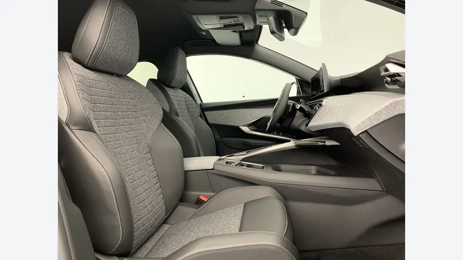 PEUGEOT 5008 -