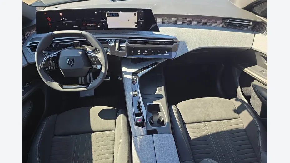 PEUGEOT 5008 -