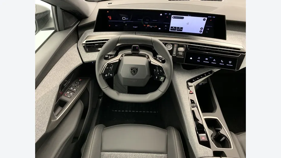 PEUGEOT 5008 -