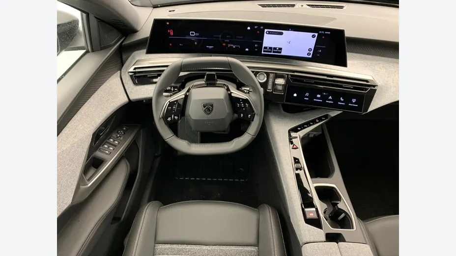 PEUGEOT 5008 -