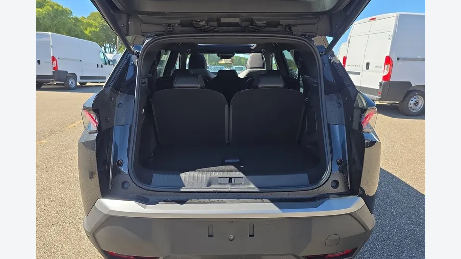 PEUGEOT 5008 -