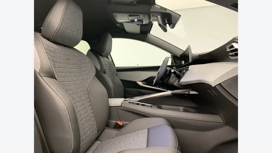 PEUGEOT 5008 -