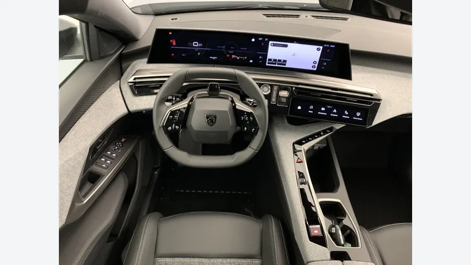 PEUGEOT 5008 -