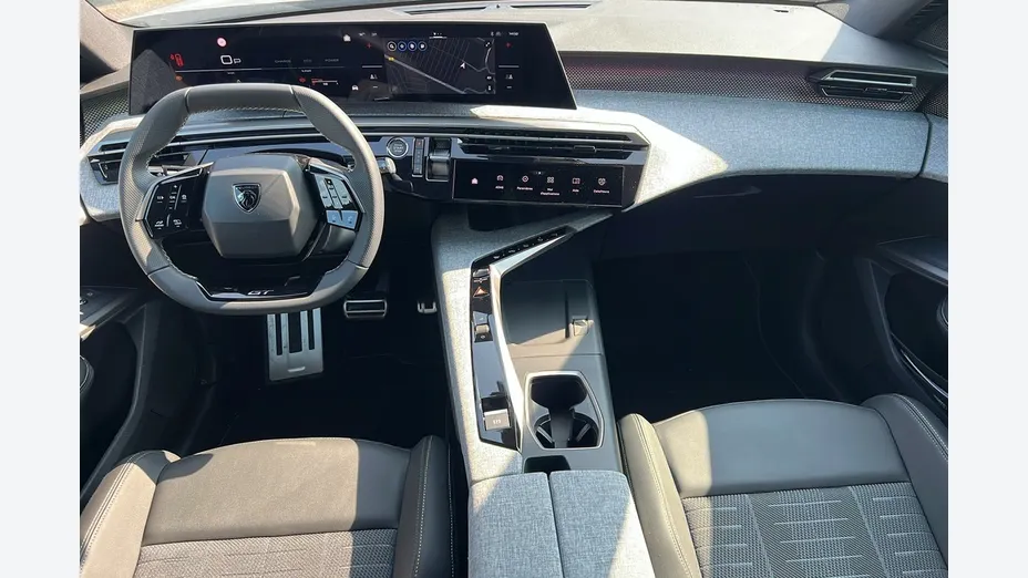 PEUGEOT 5008 -