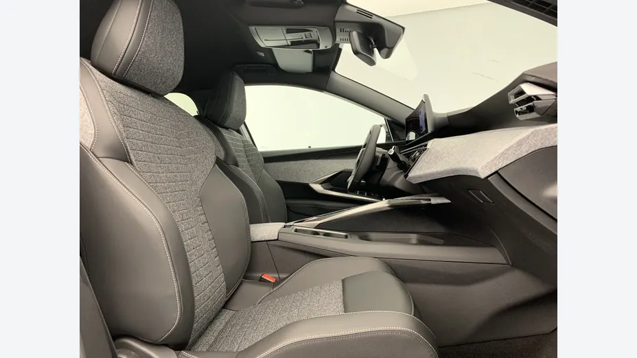 PEUGEOT 5008 -