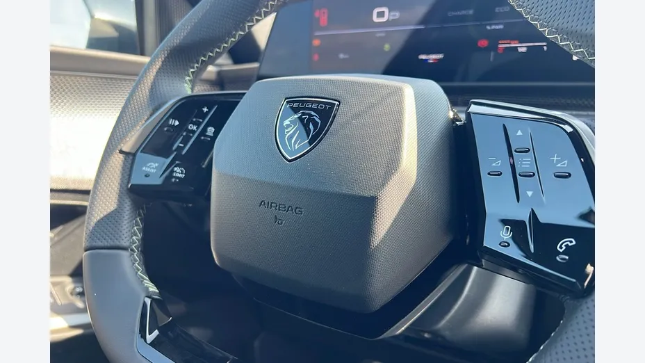 PEUGEOT 5008 -