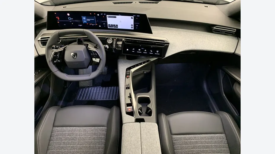PEUGEOT 5008 -