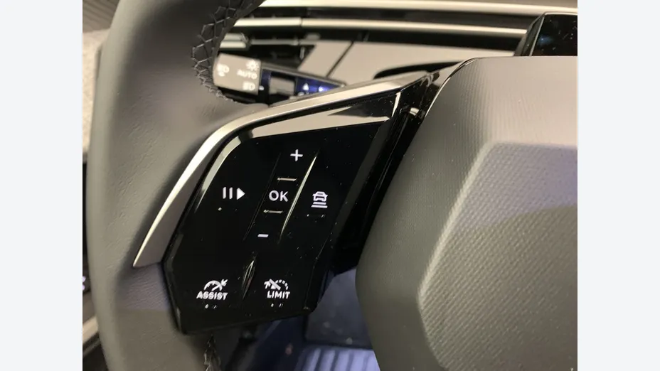 PEUGEOT 5008 -