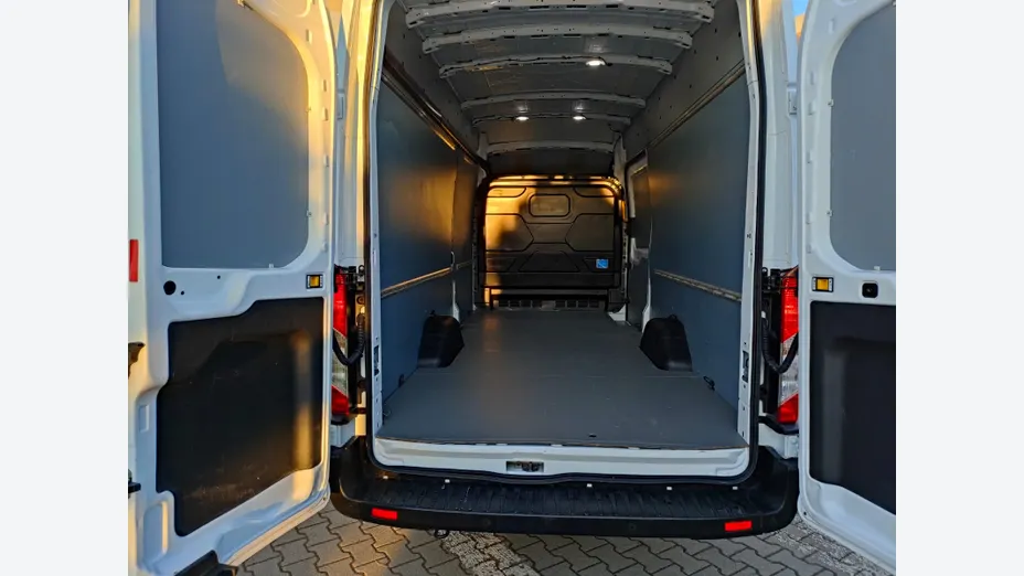 FORD Transit Transit 350 L4H3 RWD Trend