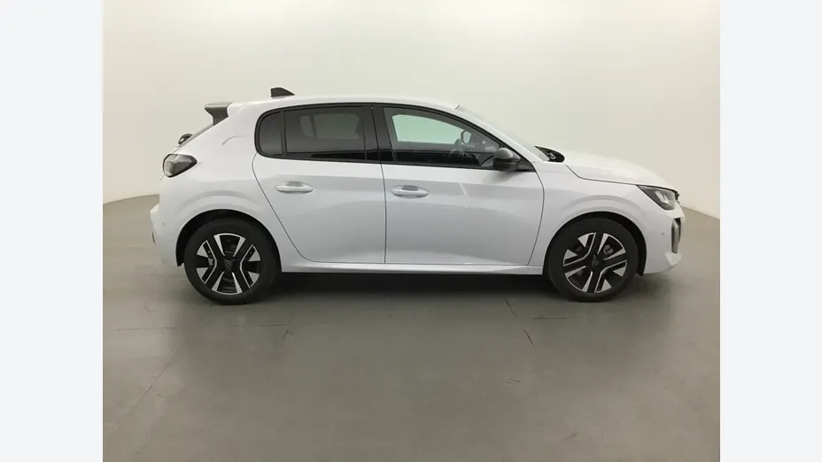 PEUGEOT 208 -