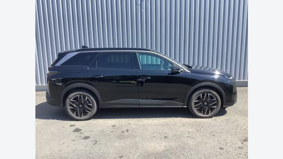 PEUGEOT 5008 -