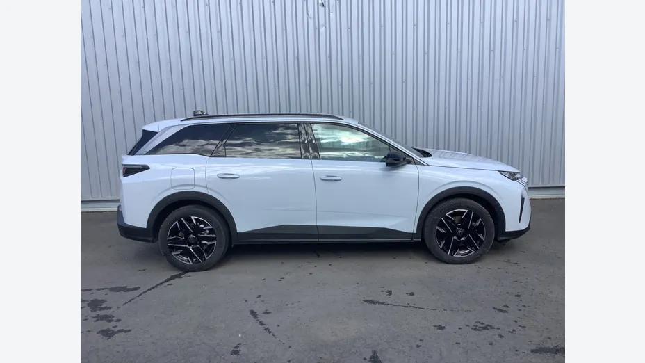PEUGEOT 5008 -