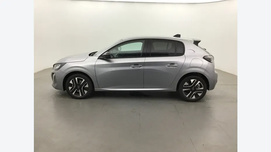 PEUGEOT 208 -