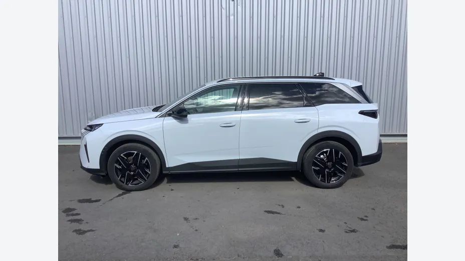PEUGEOT 5008 -