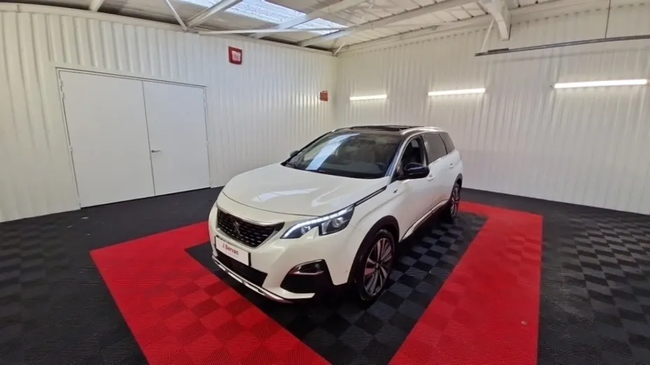 PEUGEOT 5008 -
