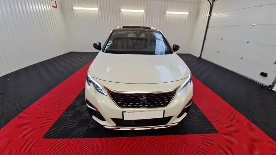 PEUGEOT 5008 -