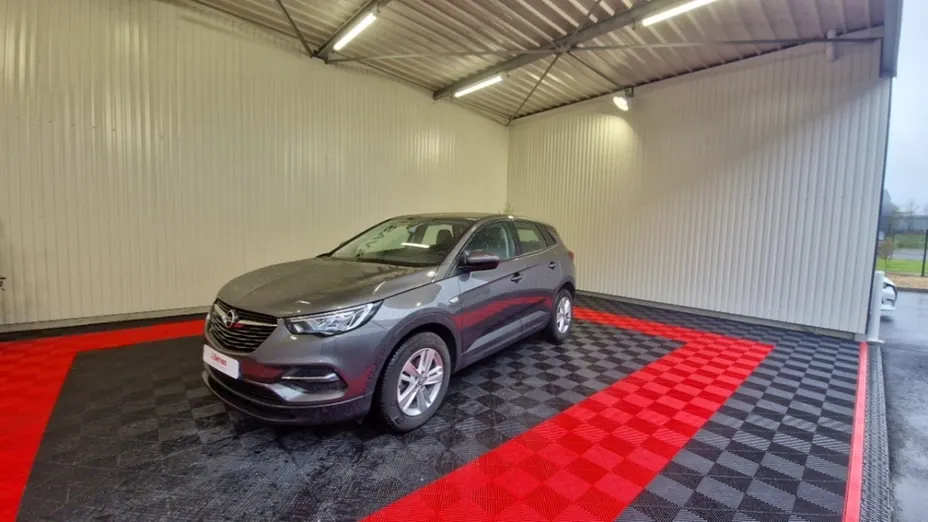 OPEL Grandland -