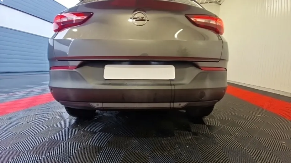 OPEL Grandland -
