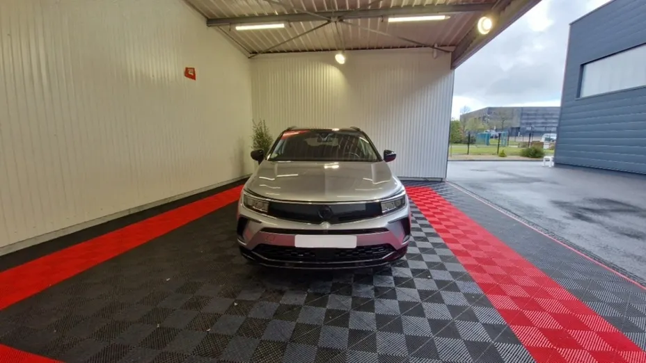 OPEL Grandland -