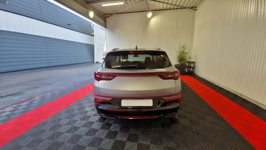 OPEL Grandland -