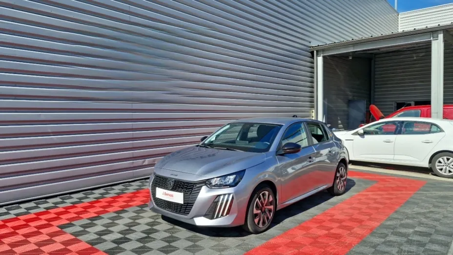 PEUGEOT 208 -