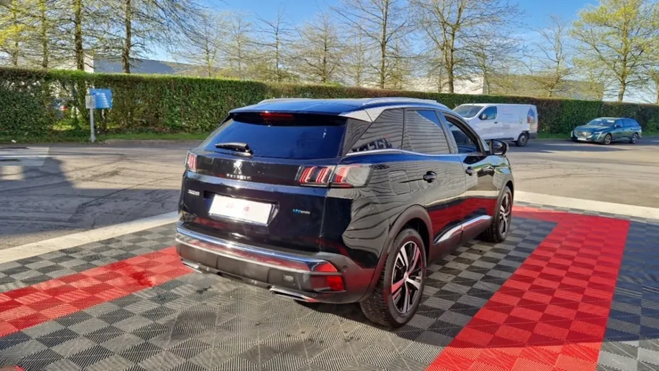 PEUGEOT 3008 -