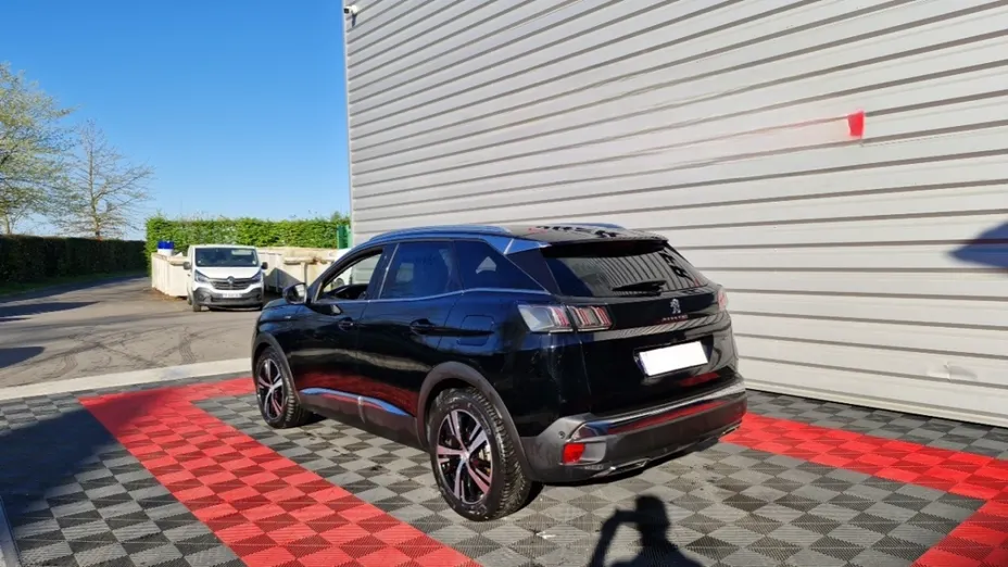 PEUGEOT 3008 -