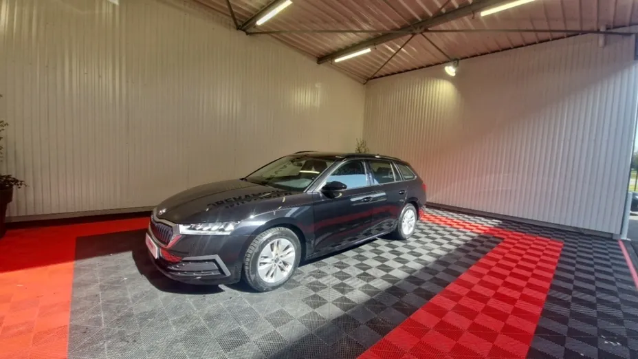 SKODA Octavia -