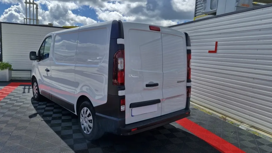 RENAULT Trafic -