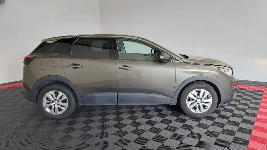 PEUGEOT 3008 -