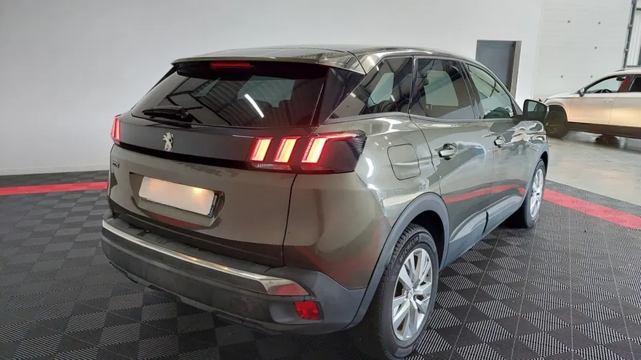 PEUGEOT 3008 -