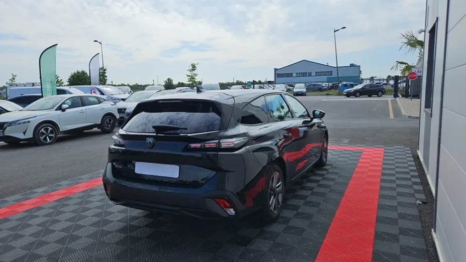 PEUGEOT 308 -