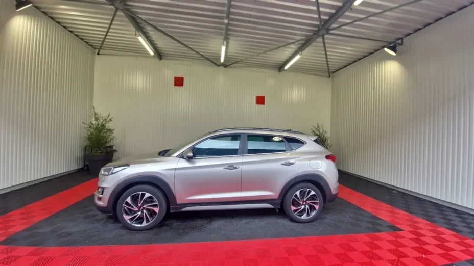 HYUNDAI Tucson -
