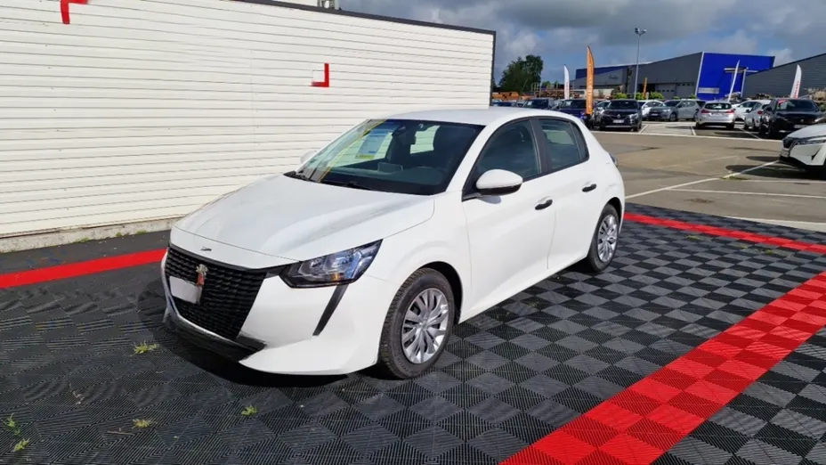 PEUGEOT 208 -