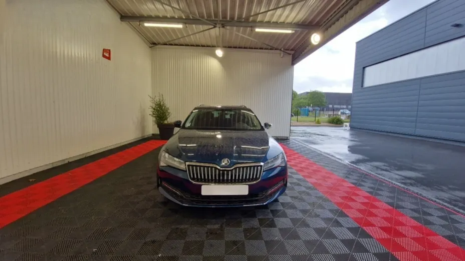 SKODA Superb -