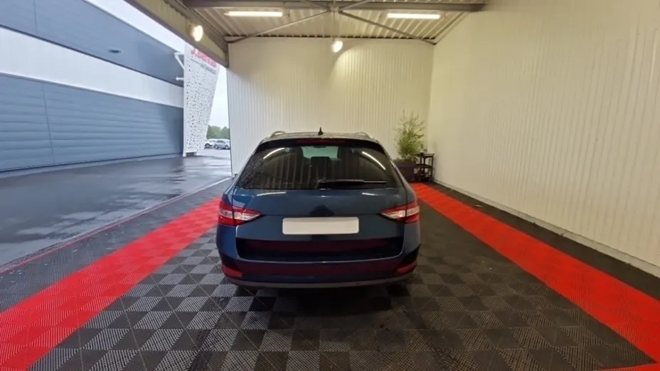 SKODA Superb -