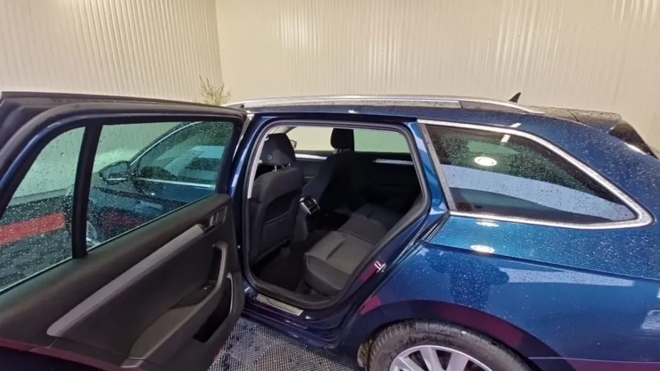 SKODA Superb -