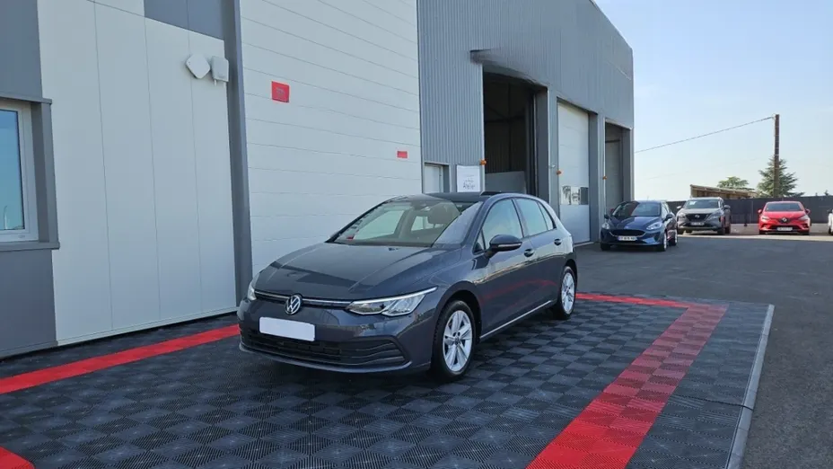 Volkswagen Golf -