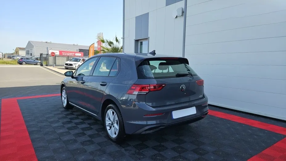Volkswagen Golf -