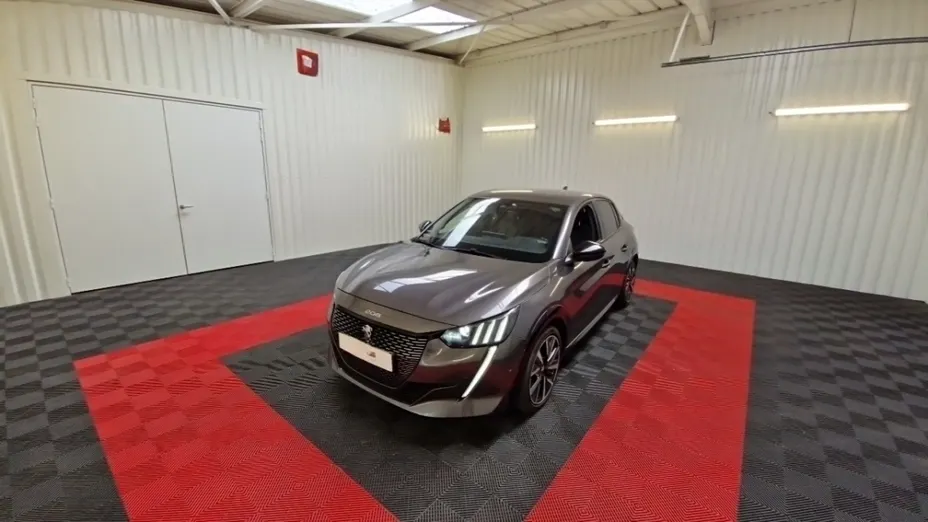 PEUGEOT 208 -