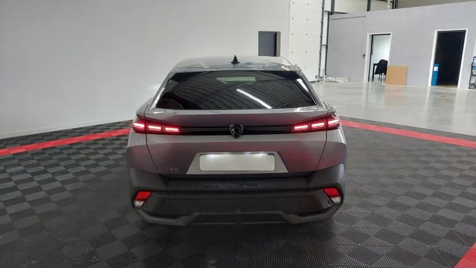 PEUGEOT 408 -