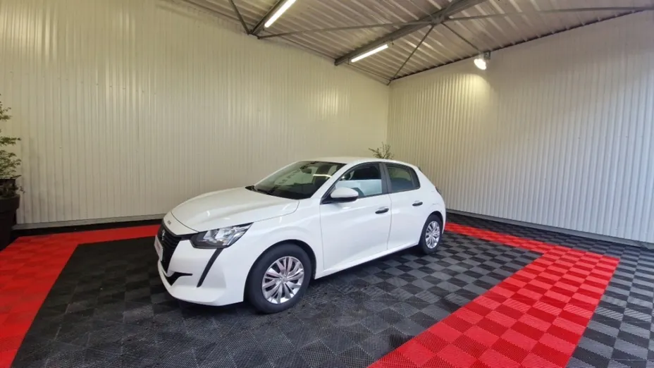 PEUGEOT 208 -