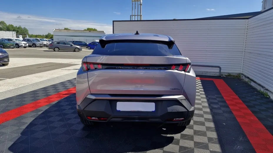 PEUGEOT 3008 -