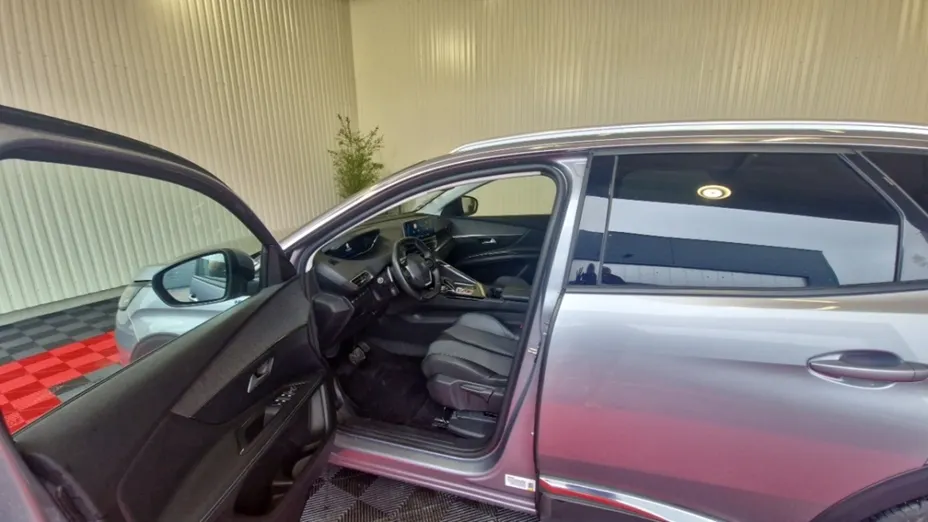 PEUGEOT 3008 -