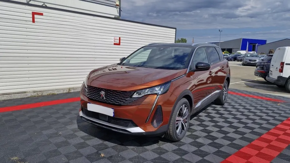 PEUGEOT 5008 -