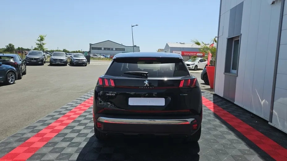 PEUGEOT 3008 -