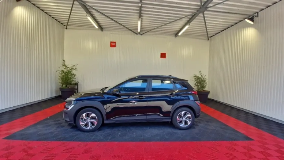 HYUNDAI Kona -