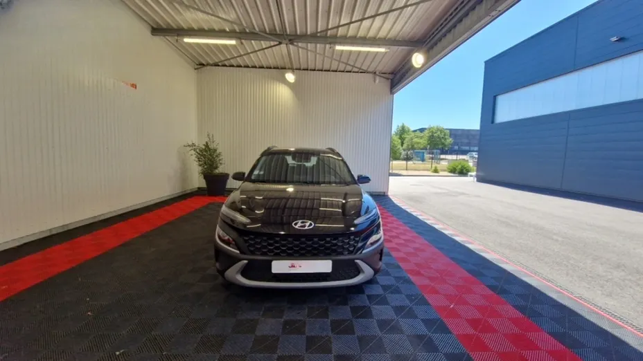 HYUNDAI Kona -