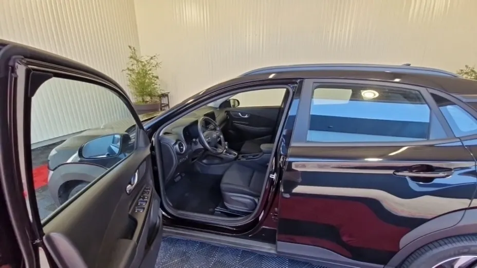 HYUNDAI Kona -