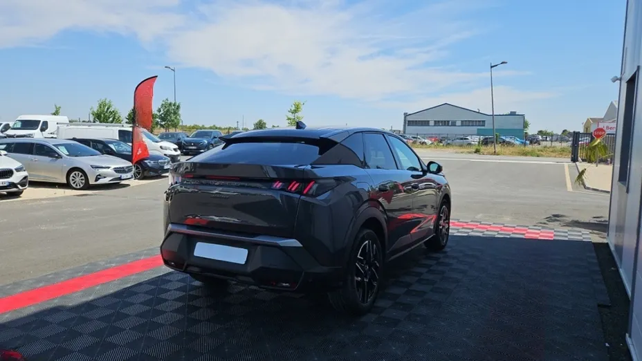 PEUGEOT 3008 -